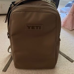 Yeti tocayo-26-backpack